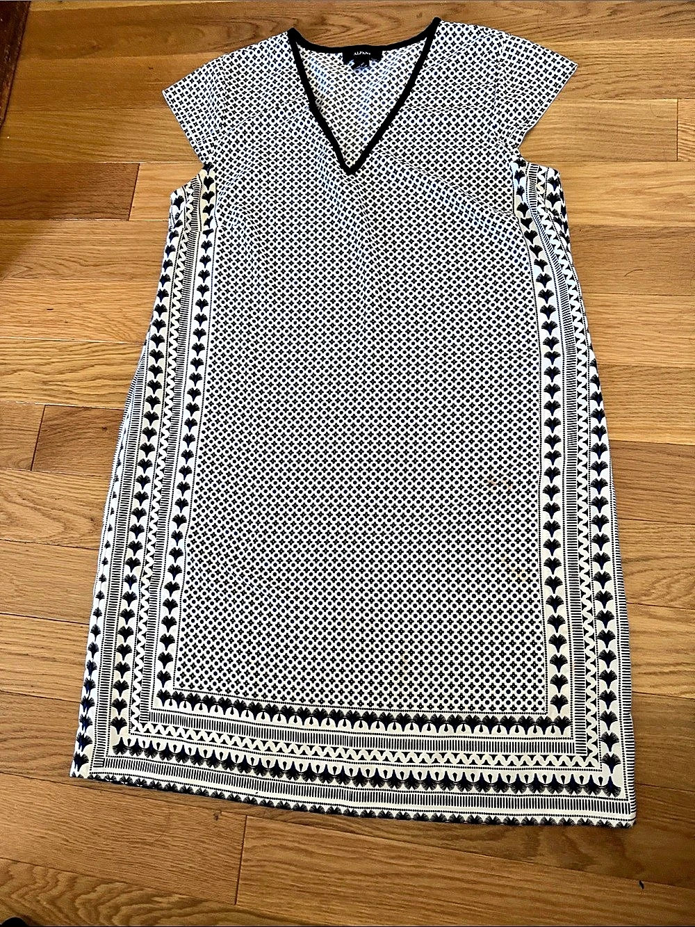 ALFANI Geometric Mini Dress Size Medium Blue & White